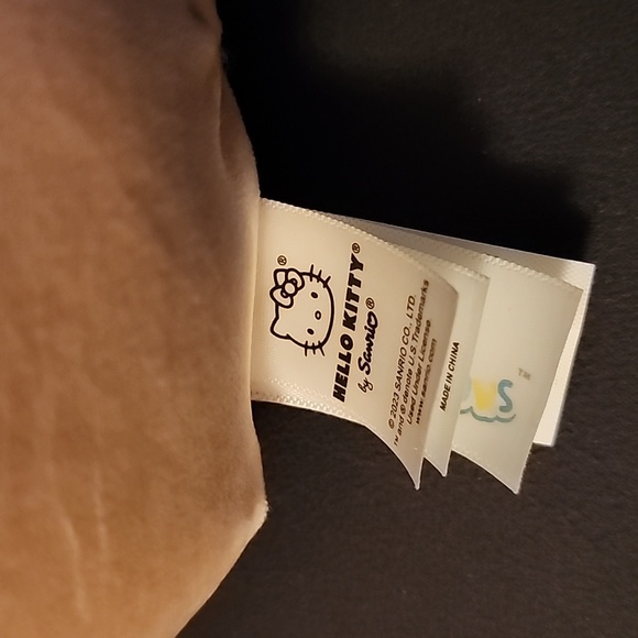 Brand new Gingerbread Hello Kitty Saniro Squishmallows - Picture 3 of 4